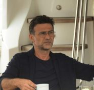 Cem Bender, care joacă rolul Oltan în serialul turcesc „Minciuni de familie”, schimbare spectaculoasă de look! Iată cum arată în prezent celebrul actor